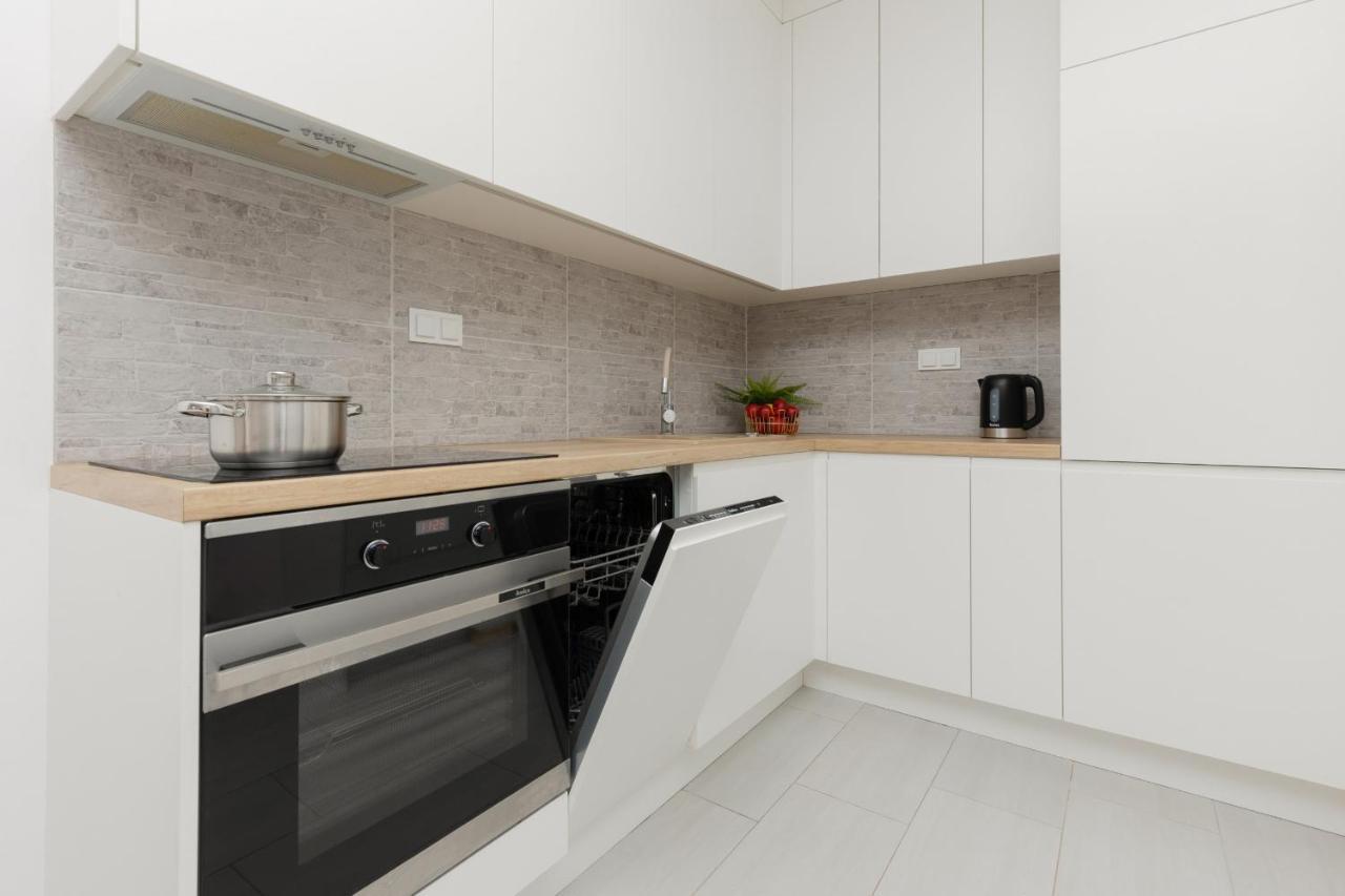Warsaw Ulrychow Apartment With Parking By Renters Bagian luar foto
