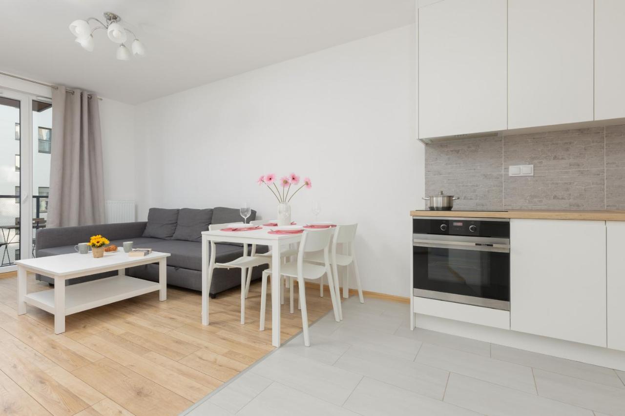 Warsaw Ulrychow Apartment With Parking By Renters Bagian luar foto