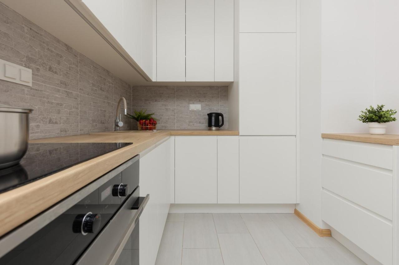 Warsaw Ulrychow Apartment With Parking By Renters Bagian luar foto