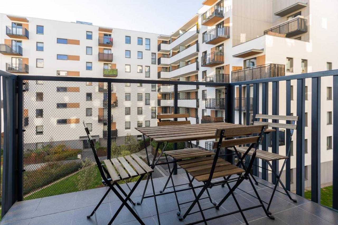 Warsaw Ulrychow Apartment With Parking By Renters Bagian luar foto