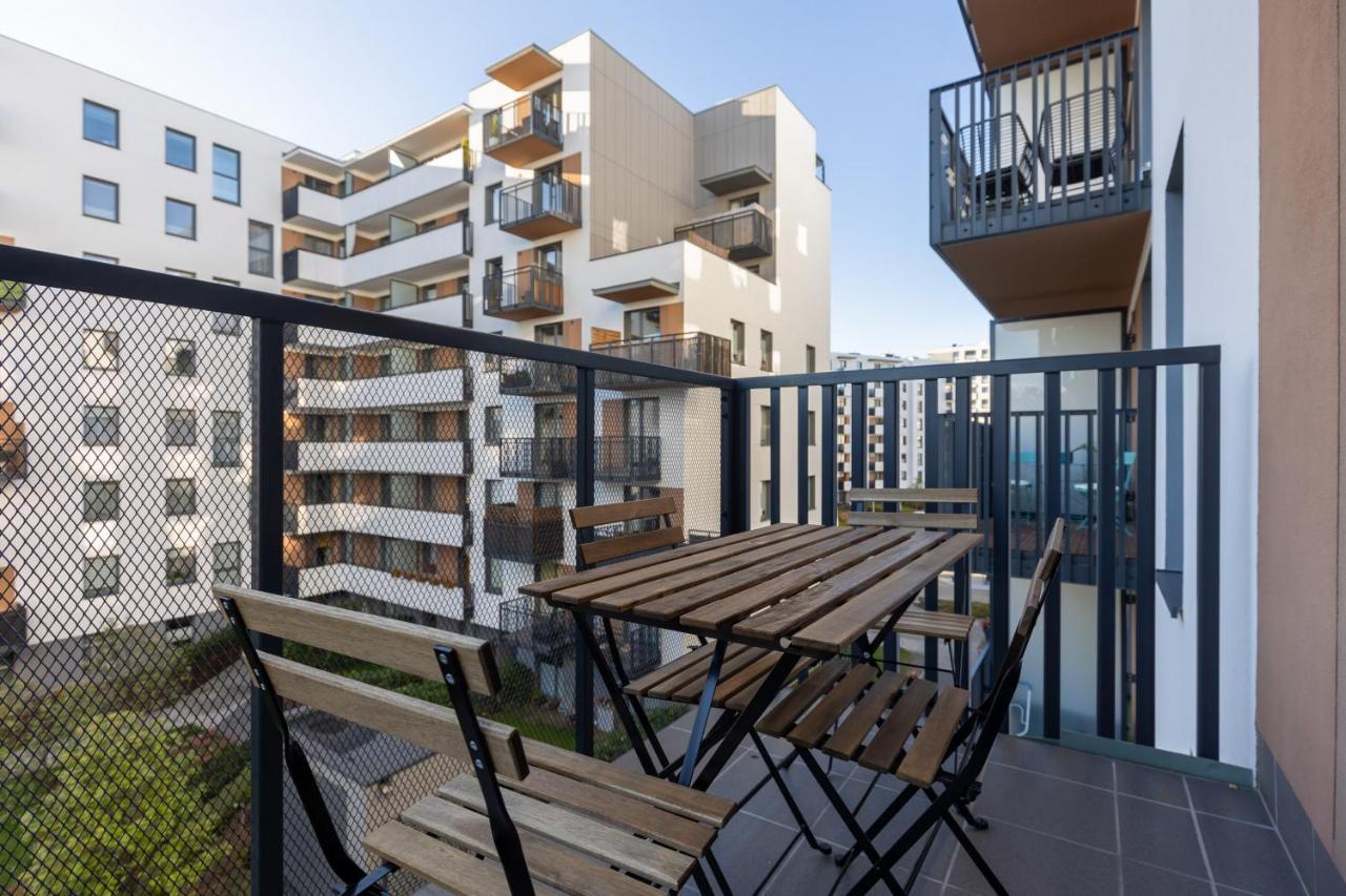 Warsaw Ulrychow Apartment With Parking By Renters Bagian luar foto